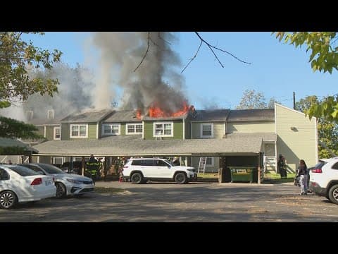 Crews fight west Indianapolis apartment fire