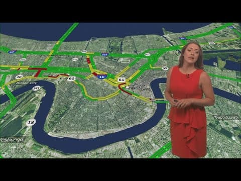 Traffic alert: Truck strikes building in French Quarter