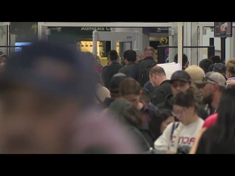 United Airlines predicts Friday will be busiest holiday travel day