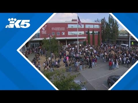 Seattle students walk out over changing lunch periods