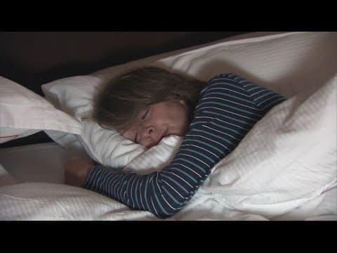 Hitting the snooze button is healthy, study finds