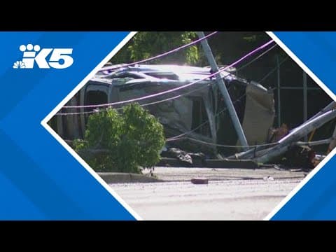 Teen dies, 5 others hurt in crash in Parkland