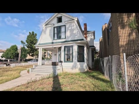 Neighbors worried about owner neglecting historic beach town home