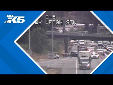 1 dead, 3 injured after shooting and stabbing incident in vehicle on I-5 in Federal Way