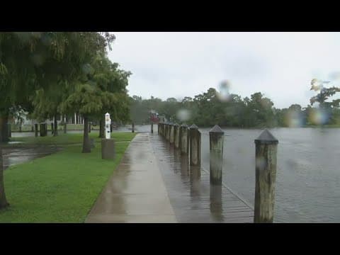 Water level rises on Lake Pontchartrain as Hurricane Francine nears landfall in Louisiana