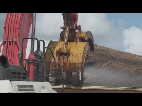First demolition takes place in Gordon Plaza