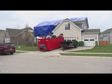 Tornado cleanup continues in Brownsburg