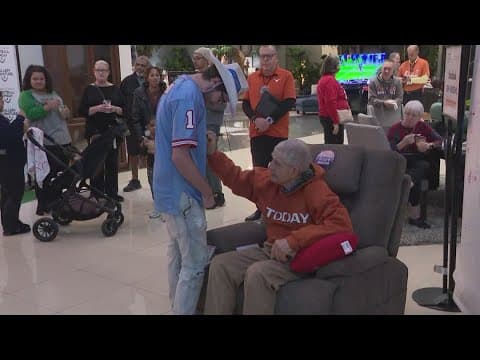 Mattress Mack returns to furniture store after heart surgery