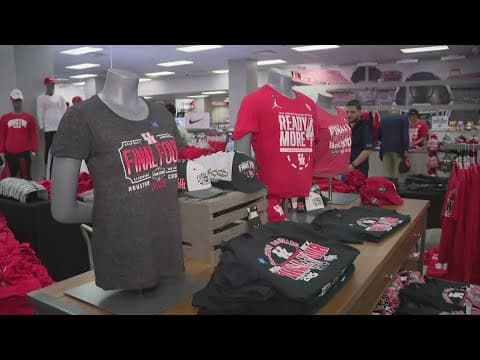 Coogs fans scoop up Final Four merch at campus store