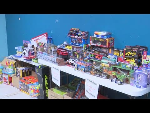 How to find holiday gift assistance | What's the Deal?