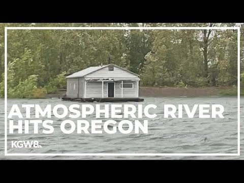 Atmospheric river hits Oregon leaving thousands without power