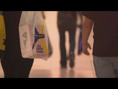 Tax-free weekend: Houston moms hit the malls for last-minute school-supply shopping