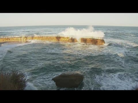 King tides, strong winds, and high surf hits San Diego shores