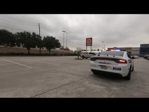 Holiday shopping safety tips