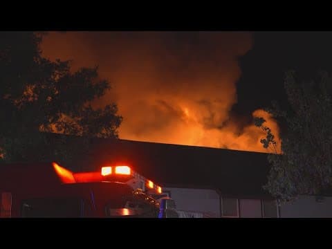 Apartment roof collapses in Kingwood apartment fire | Here’s what crews faced