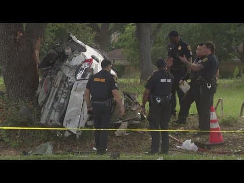 HPD: High-speed crash leaves woman dead, 2 hurt on Fondren Road