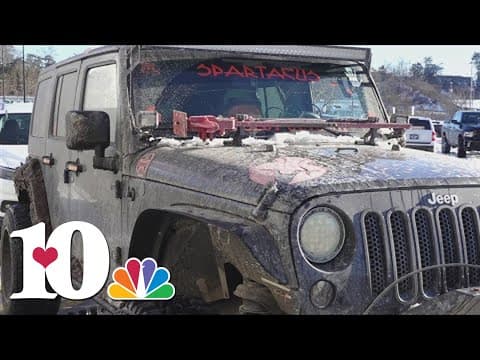 Knoxville man helps people stranded in the snow