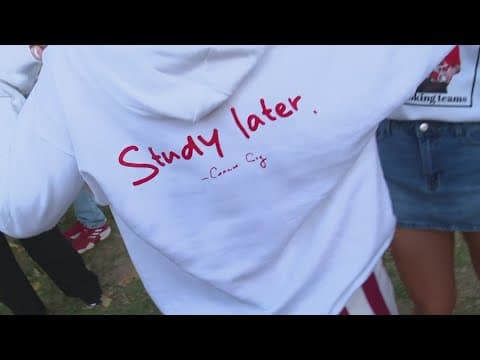 Hoosiers fans celebrate team's 8-0 record