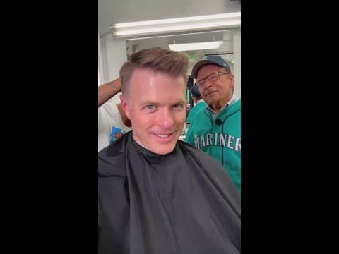 KING 5 morning anchor goes all out for the Mariners