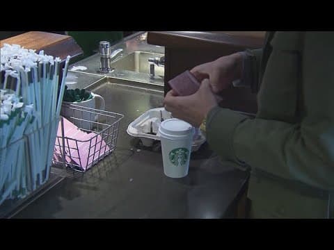 Starbucks will reduce the price of adding non-dairy milk