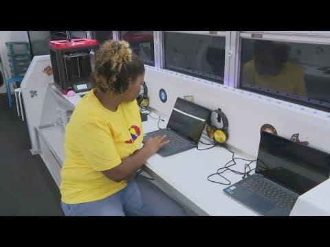 Houston educator changing the way students learn through her STEAM bus