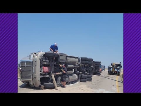 Trailer blocking traffic on I-345 connector to Woodall Rogers