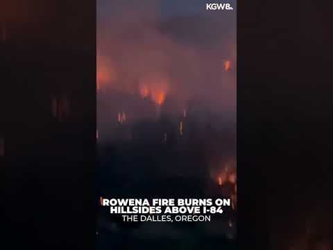 Rowena Fire burns on hillsides above I-84 in Oregon #wildfireseason #wildfires2025