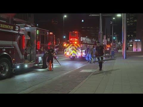 QB Justin Herbert among the LA Chargers players stuck in Dallas elevator