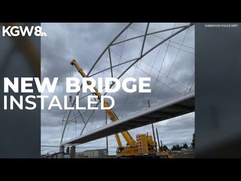 Traffic clears on Southwest Pacific Highway after bridge installation