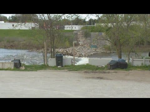 Search for missing kayakers in White River continues