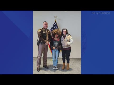 10-year-old saves 2 unconscious people's lives and receives award