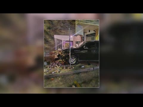 SUV crashes into Howlin Wolf building in New Orleans