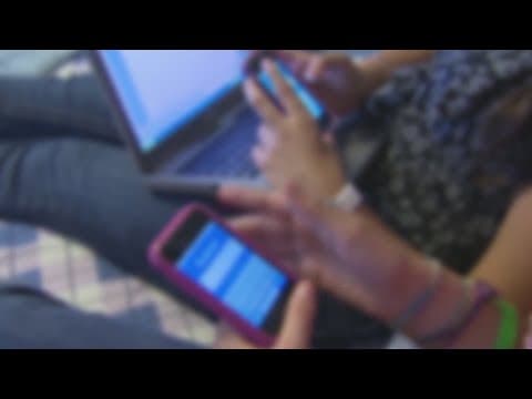 U.S. Surgeon General calls for warning labels for social media platforms