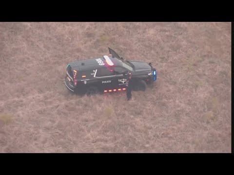 North Texas police chase ends on foot after suspect leaps over fence