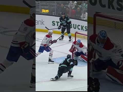 Jani Nyman scores his first NHL goal in his first NHL game in front of his parents #kraken