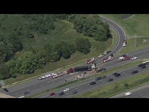 Crash involving tractor-trailer closes local lanes on SB I-95 in Fredericksburg