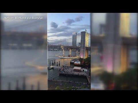 Mexican Navy training ship strikes the bottom of Brooklyn Bridge