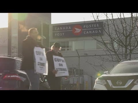 USPS announces it is not taking mail bound for Canda due to strike