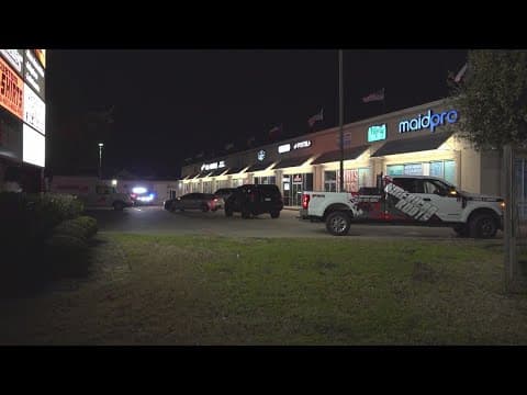 Fight outside west Harris County hookah bar leads to shooting, deputies say