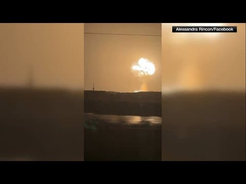 Witness captures video of SpaceX rocket explosion in South Texas Wednesday night