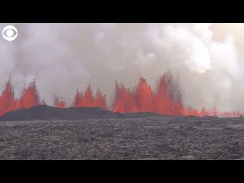 Volcano erupts in southwestern Iceland