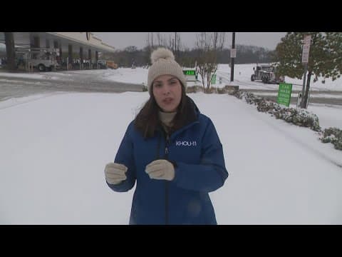 Snow blankets North Texas in winter storm