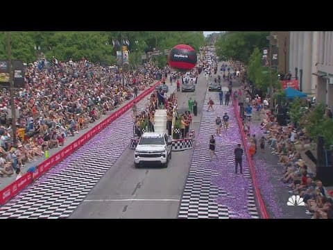 Over 200,000 people expected to attend AES 500 Festival Parade Saturday