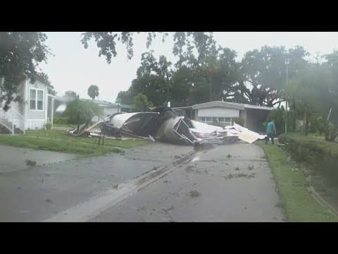 Strong storms cause damage at Manatee County mobile home park
