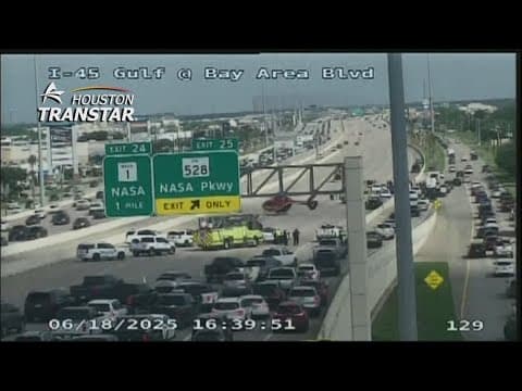 Gulf Freeway southbound is closed at Bay Area Boulevard, 5 cars involved in crash