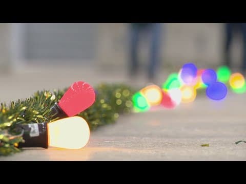 Electricians test thousands of bulbs for Indy's Circle of Lights