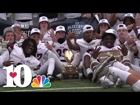 Alcoa HS celebrates after winning eight straight state championship