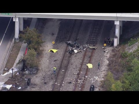 3 people killed and 1 injured when plane crashes in South Florida near a major highway