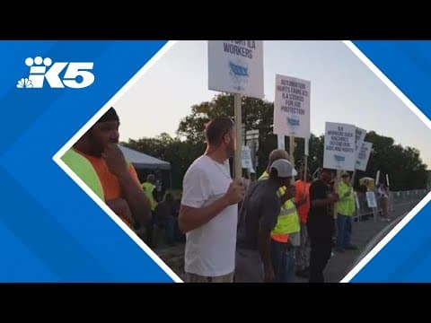 Dock workers vow to continue strike