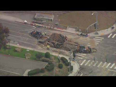 Video: Road buckles in Scripps Ranch after water main breaks